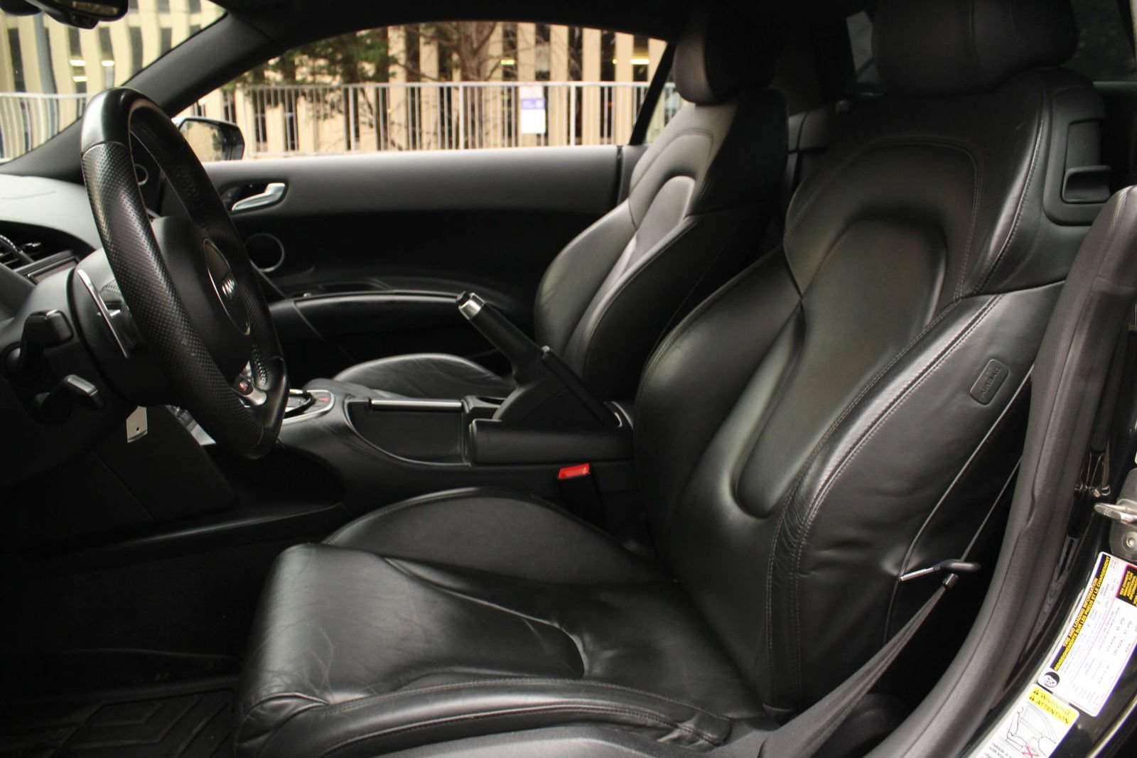 Used 2014 Audi R8 V8 w/ Enhanced Leather Package AWD/4WD image 27