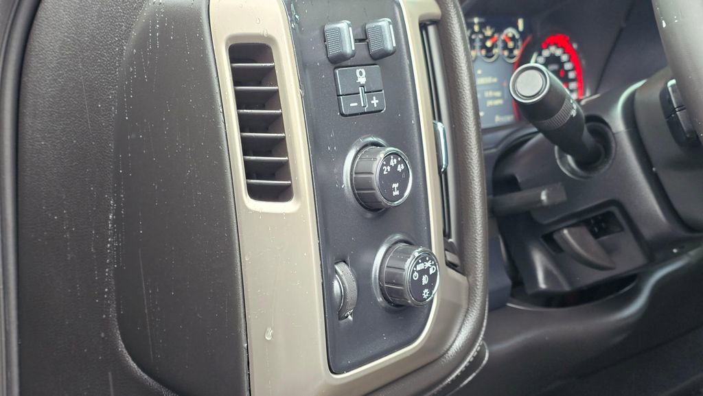 Used 2015 GMC Sierra 2500 Denali w/ Duramax Plus Package AWD/4WD image 25