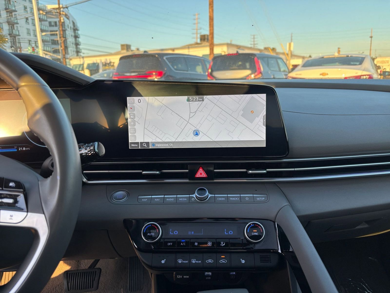 Used 2025 Hyundai Elantra SEL image 17