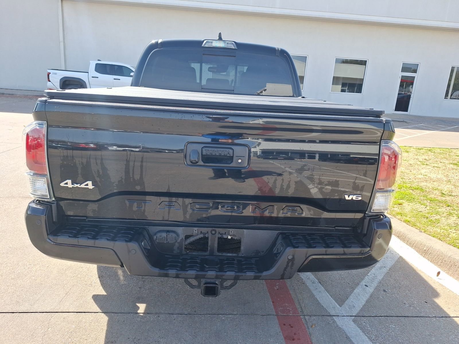 Used 2022 Toyota Tacoma Limited image 5