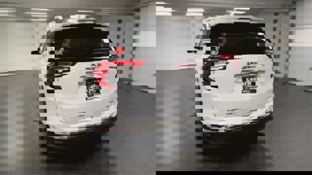 Certified 2024 GMC Terrain SLT image 7