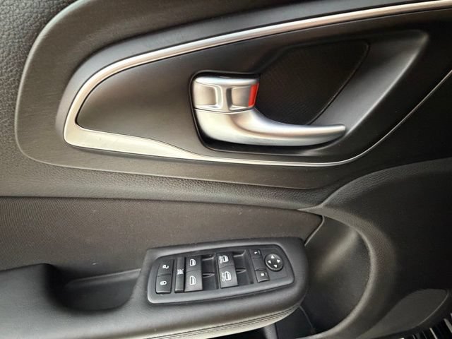 Used 2016 Chrysler 200 Limited w/ Anniversary Edition FWD image 29