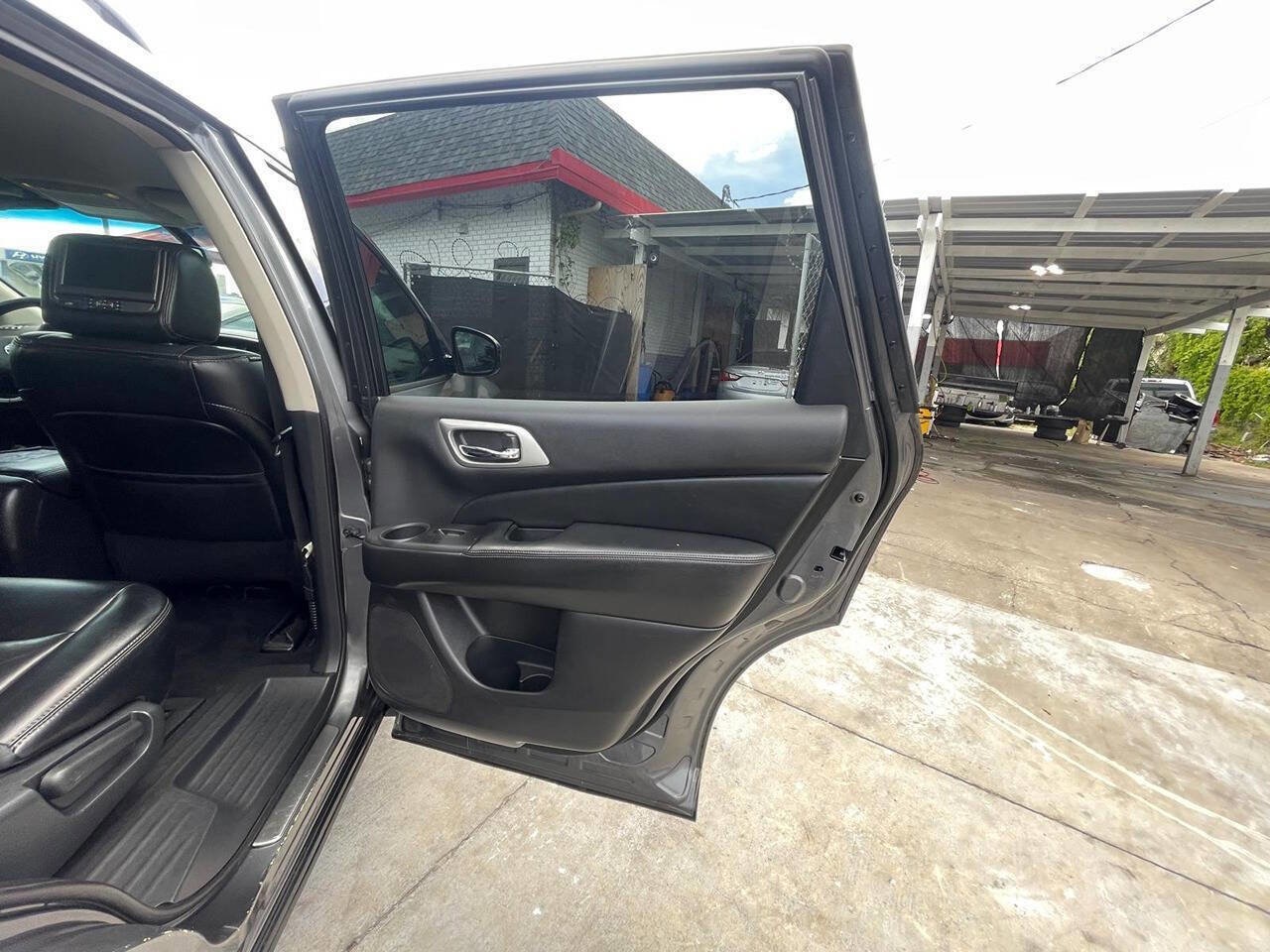 Used 2015 Nissan Pathfinder SL w/ Cargo Package image 15