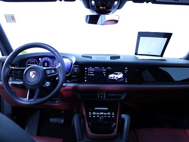 Certified 2025 Porsche Cayenne image 13