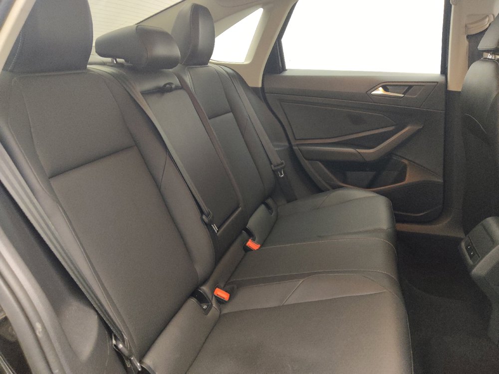 Used 2019 Volkswagen Jetta SE w/ Cold Weather Package image 19