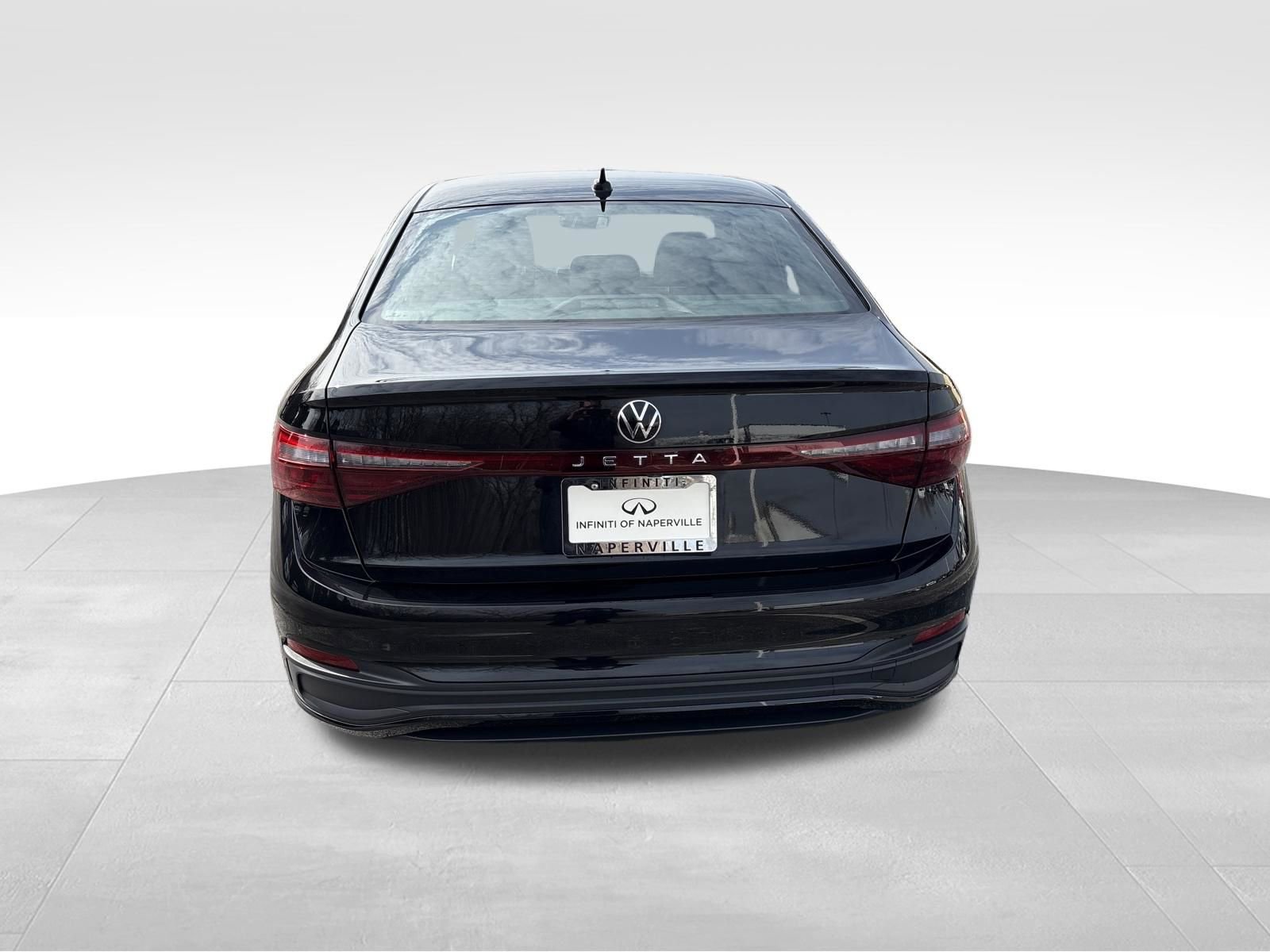 Used 2025 Volkswagen Jetta Sport image 4