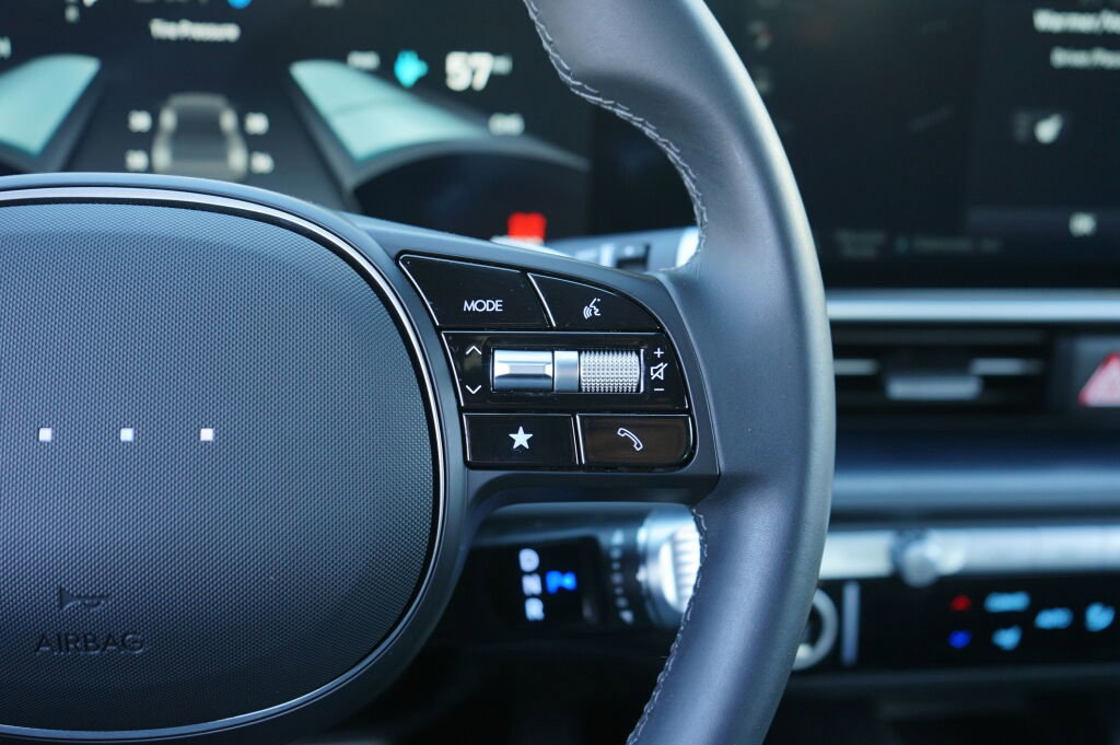 Certified 2024 Hyundai Ioniq 6 SE RWD image 26