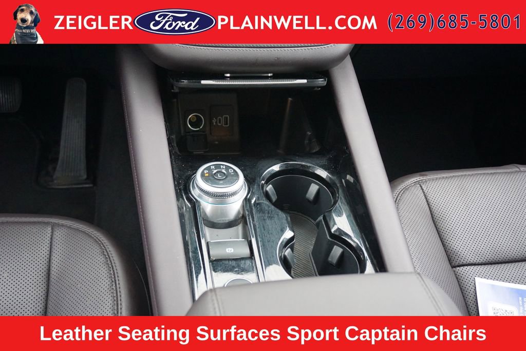 Used 2025 Ford Explorer Platinum w/ LUX Leather Package AWD/4WD image 18
