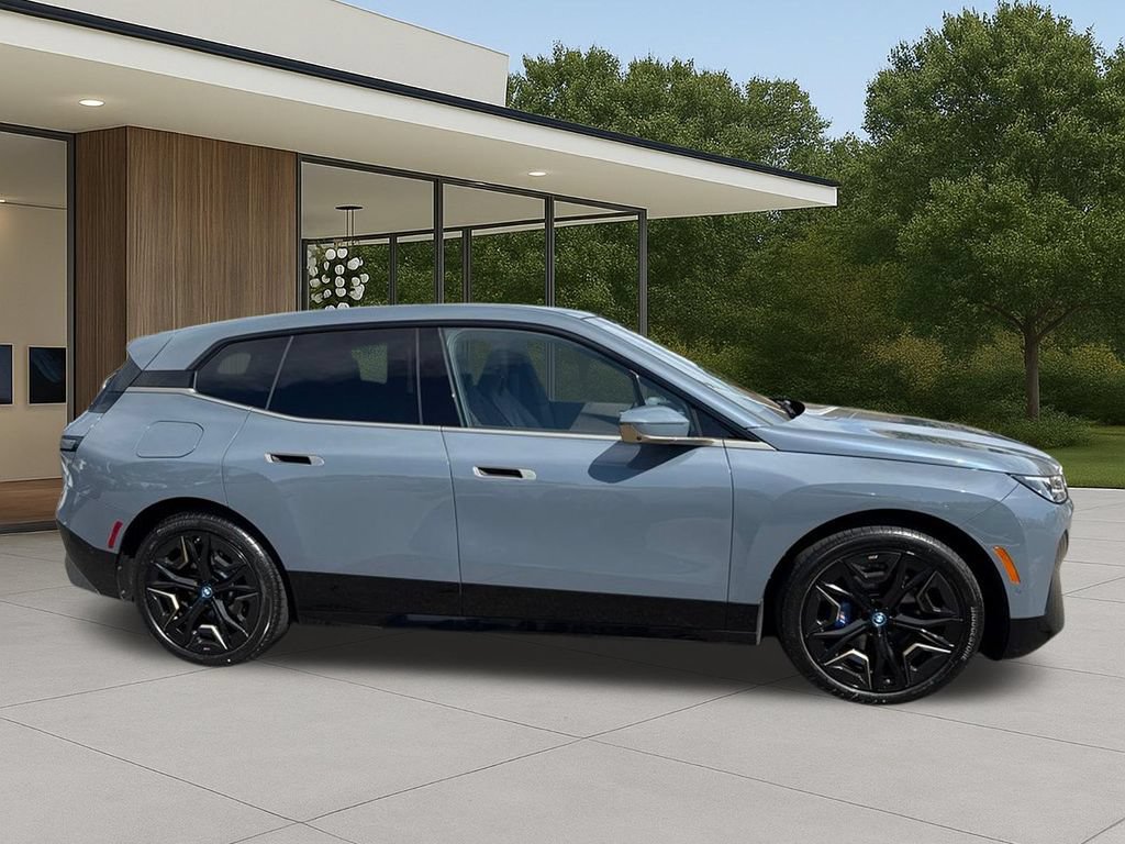 Used 2023 BMW iX M60 AWD/4WD image 7