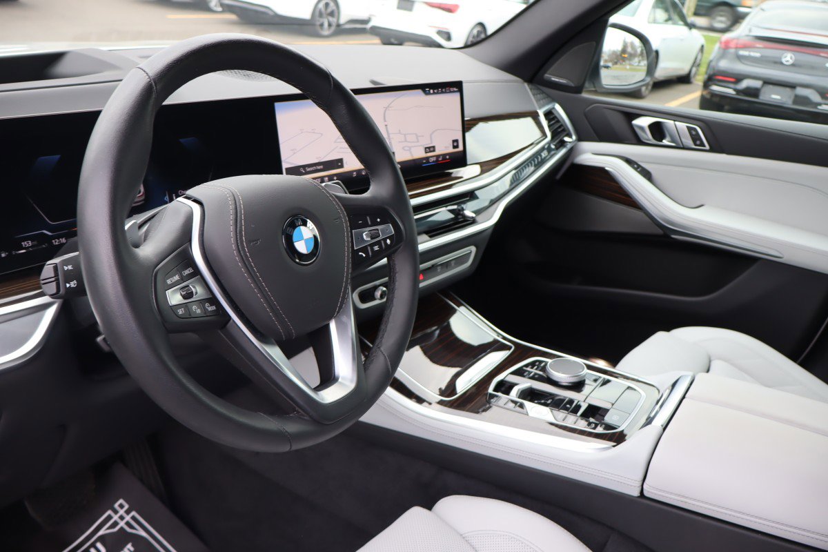 Used 2026 BMW X5 xDrive40i image 9
