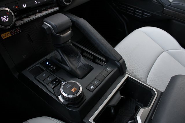 Used 2024 Toyota Tacoma Limited image 6