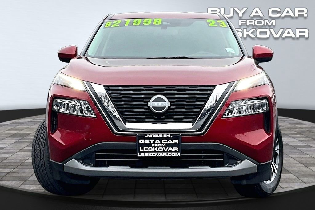 Used 2023 Nissan Rogue SV image 3