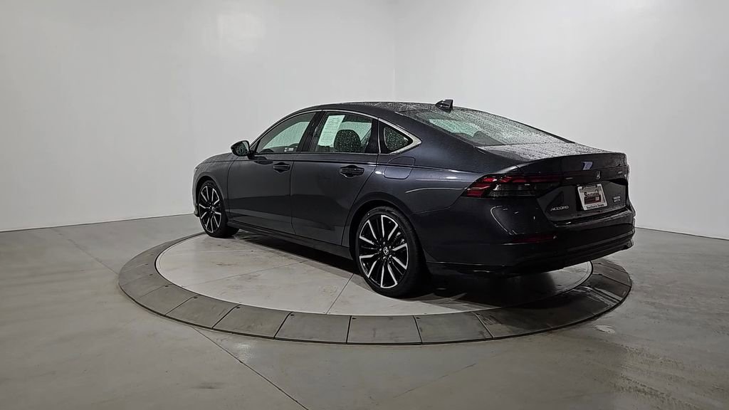 Used 2023 Honda Accord Touring image 3
