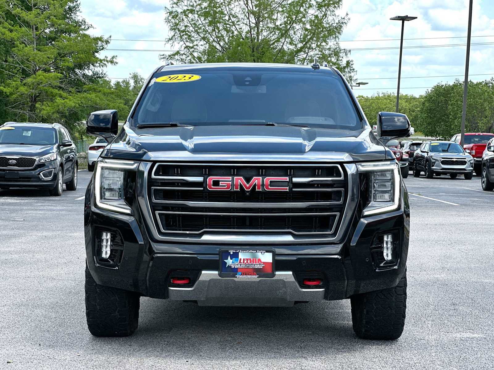 Used 2023 GMC Yukon AT4 w/ AT4 Premium Plus Package image 10