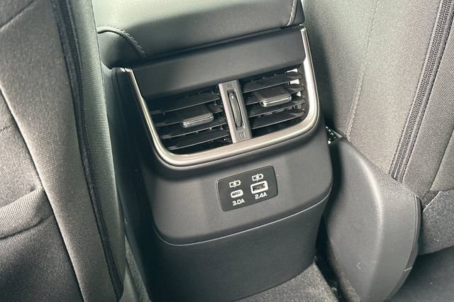Used 2025 Subaru Outback Premium image 14