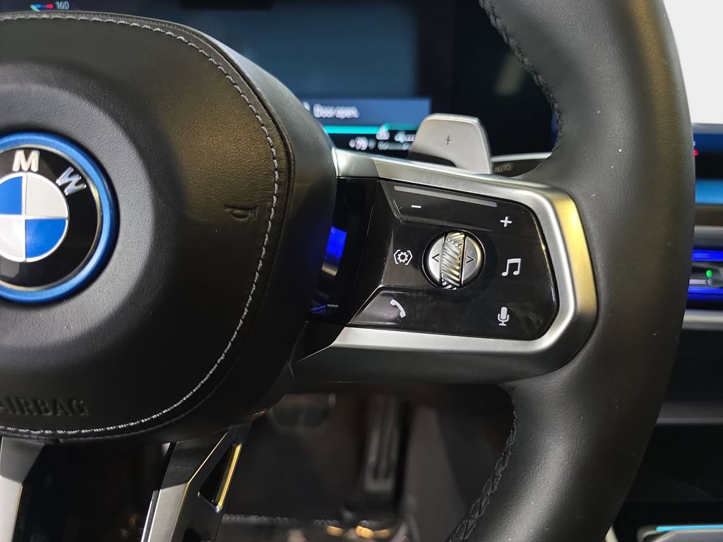 Certified 2024 BMW 750e xDrive w/ Premium Package AWD/4WD image 21