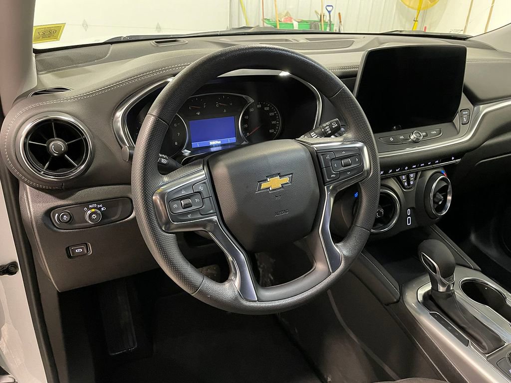 Used 2025 Chevrolet Blazer LT image 19