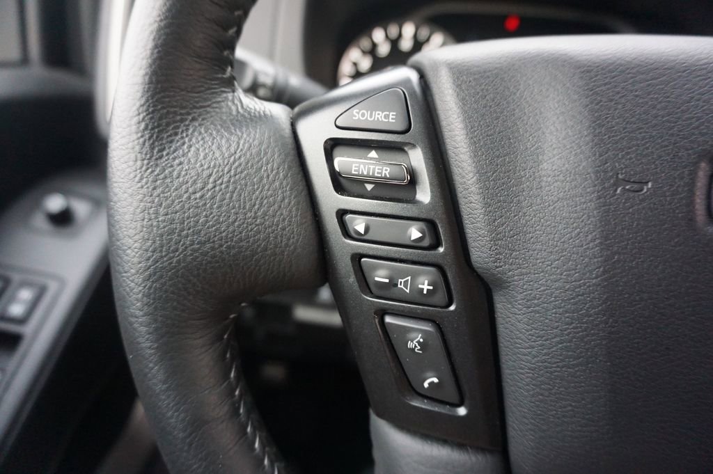Used 2025 Nissan Frontier SV w/ SV Convenience Package RWD image 8