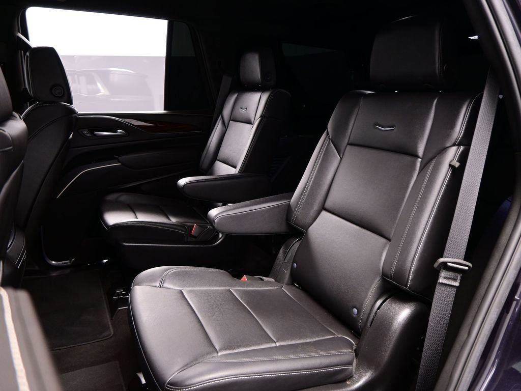 Used 2024 Cadillac Escalade Luxury RWD image 35