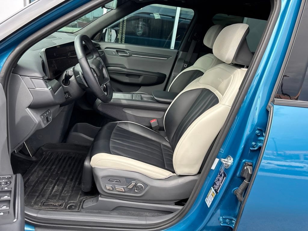 Certified 2024 Kia EV9 GT-Line AWD/4WD image 13