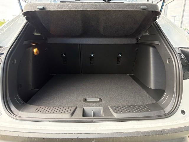 New 2026 Chevrolet Trax RS w/ Sunroof Package FWD image 7