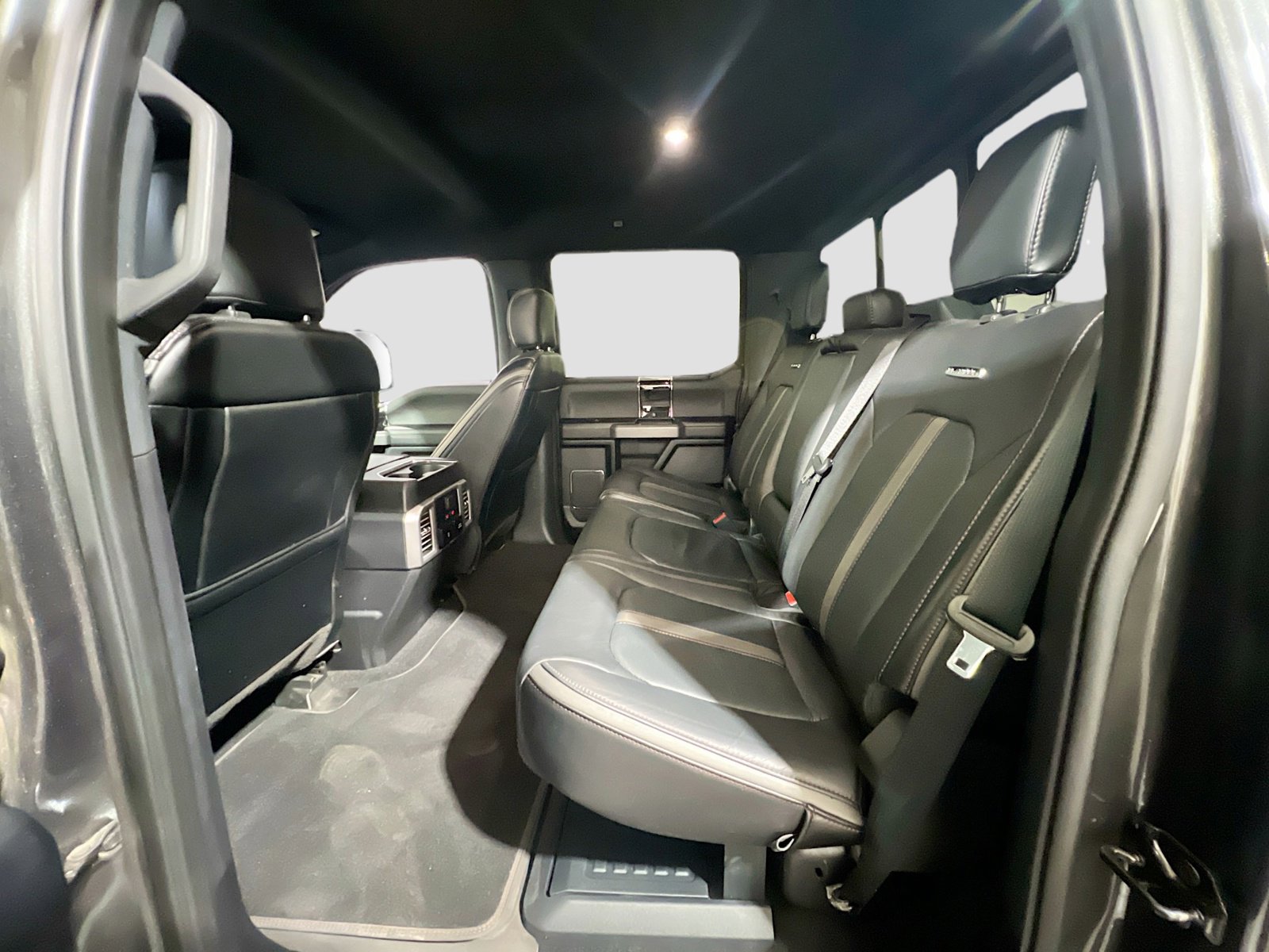 Used 2020 Ford F450 Platinum w/ FX4 Off-Road Package AWD/4WD image 17