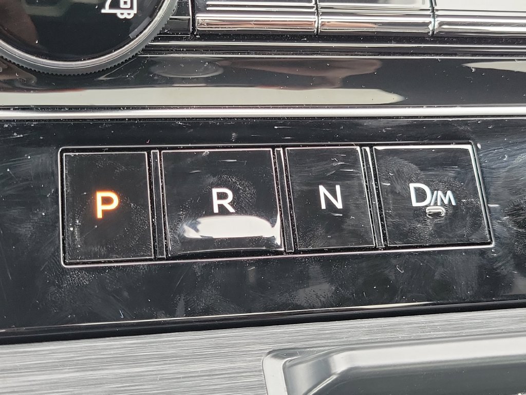 Certified 2025 Nissan Armada Platinum RWD image 38