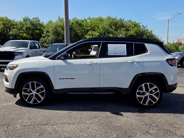 Used 2024 Jeep Compass Limited w/ Elite Group AWD/4WD image 4
