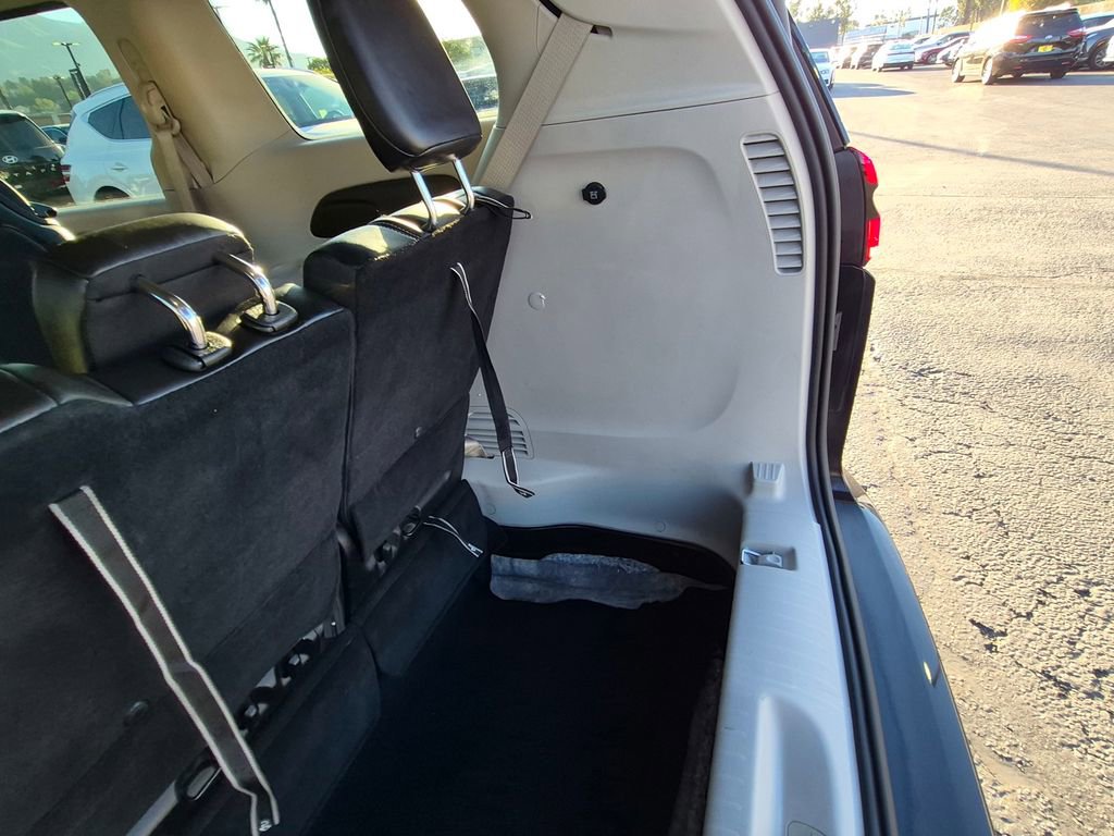 Used 2023 Chrysler Pacifica Touring-L image 25