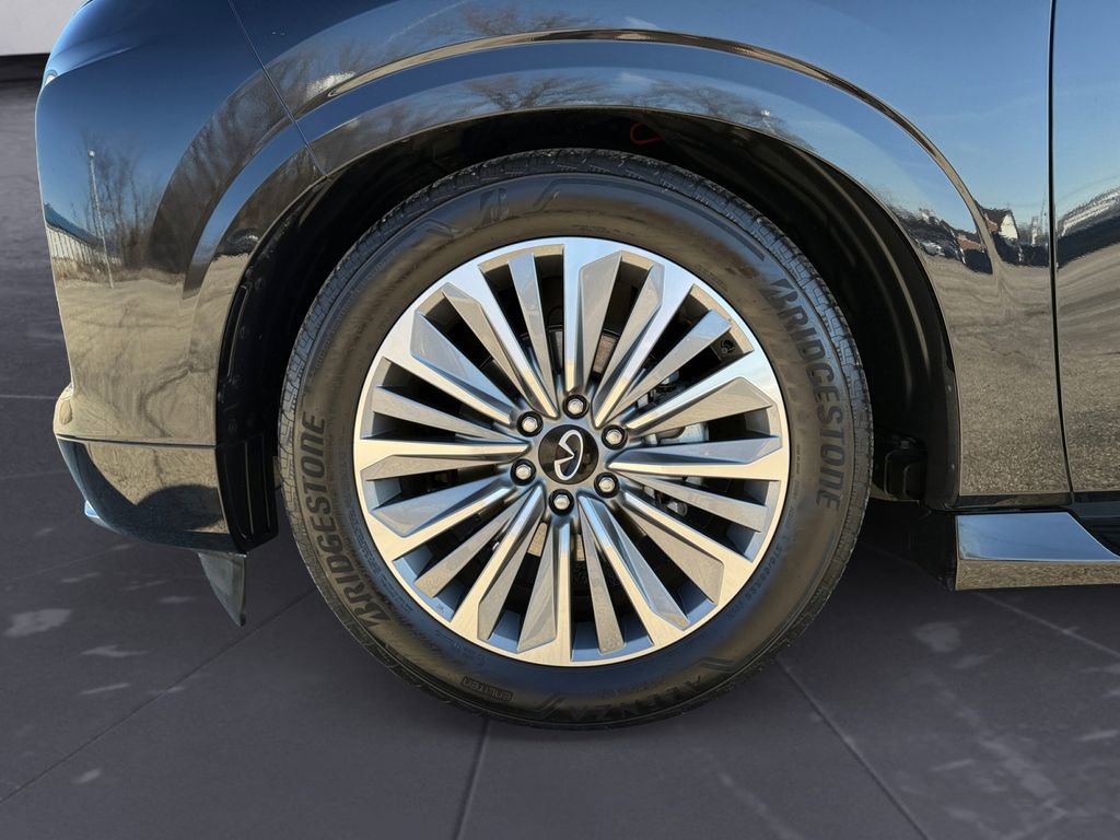 Certified 2025 INFINITI QX80 Sensory image 13