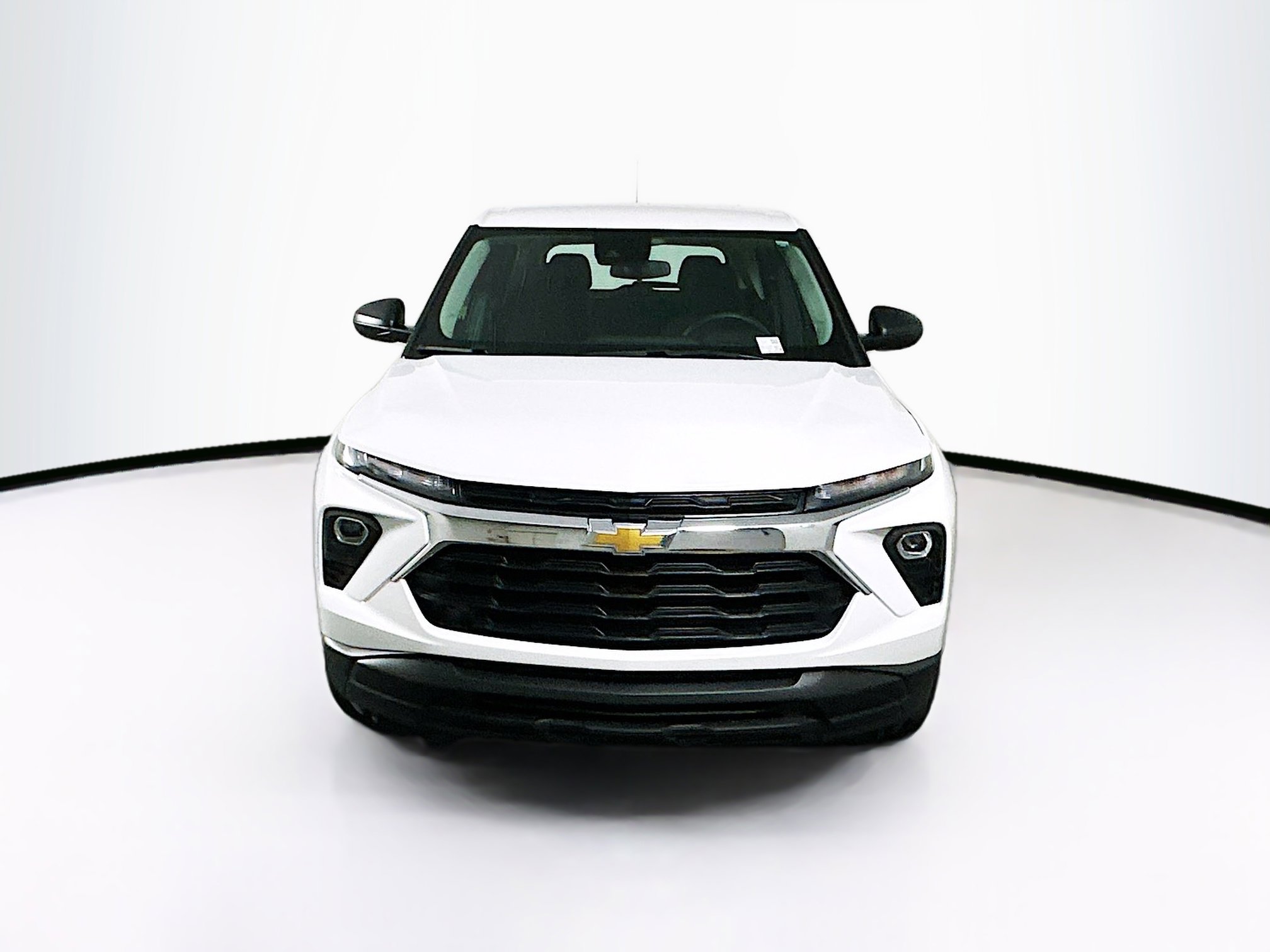 Used 2024 Chevrolet TrailBlazer LS image 2