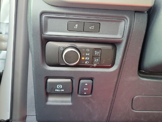 Used 2024 Ford Expedition XLT RWD image 14