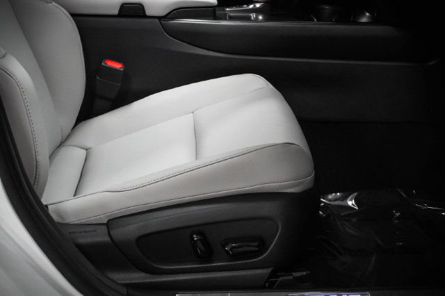 Certified 2025 Lexus UX 300h FWD w/ Accessory Package (Z2) image 25