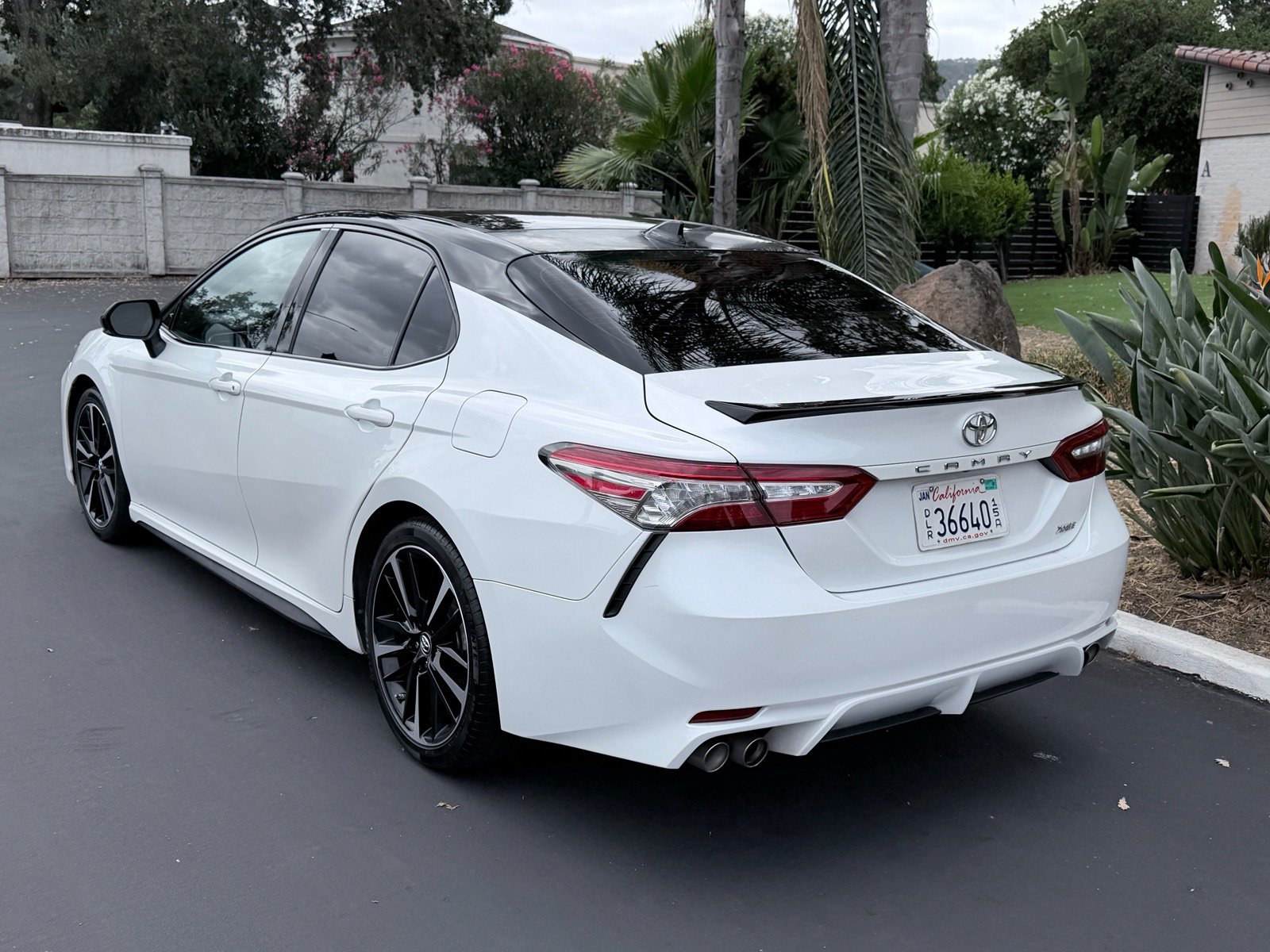 Used 2019 Toyota Camry XSE FWD image 3