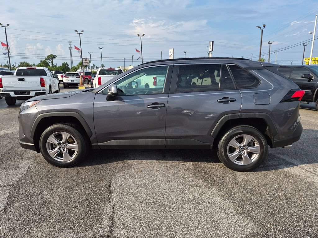 Used 2022 Toyota RAV4 XLE FWD image 8