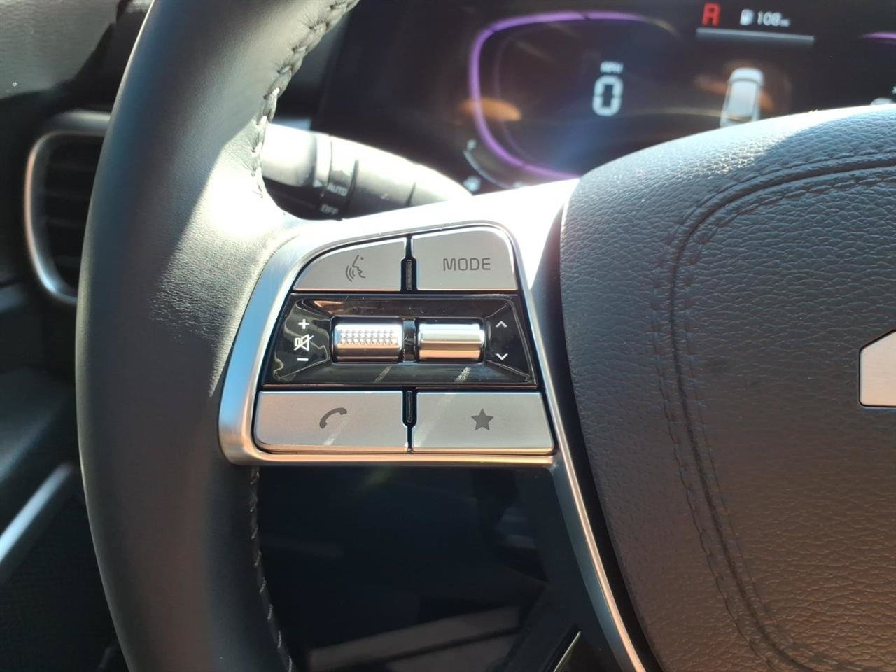 Used 2025 Kia Telluride S FWD image 19