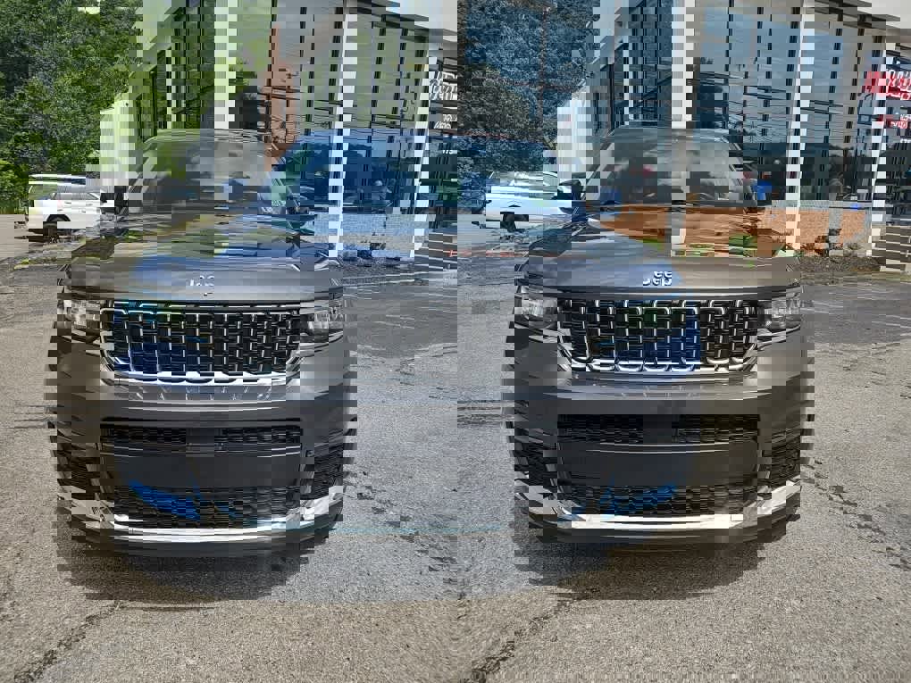 Used 2021 Jeep Grand Cherokee L Limited image 2