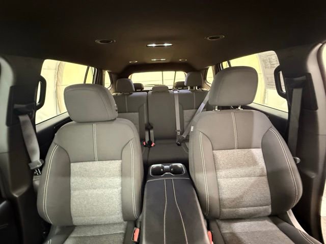 Used 2025 GMC Acadia Elevation image 30