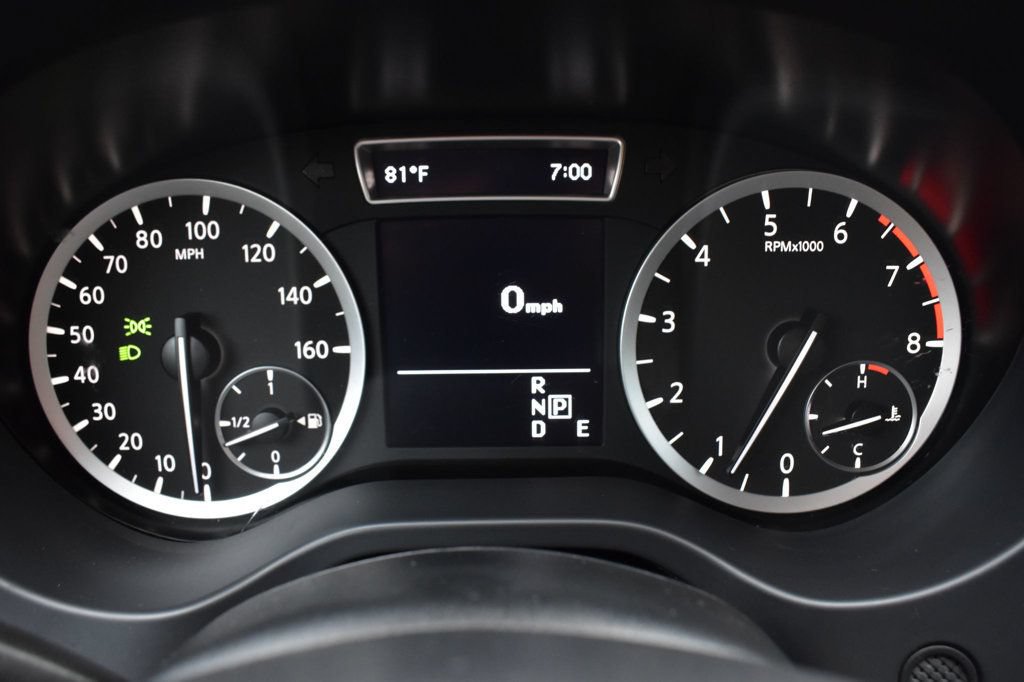 Used 2017 INFINITI QX30 AWD image 16