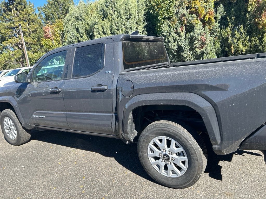 Used 2025 Toyota Tacoma SR5 AWD/4WD image 21