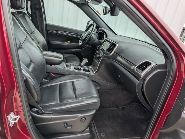 Used 2018 Jeep Grand Cherokee Limited image 31