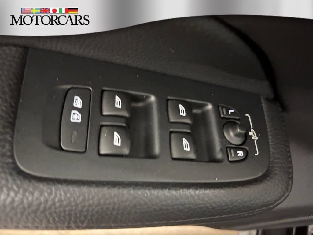 Used 2022 Volvo V60 T5 Cross Country w/ Climate Package AWD/4WD image 13