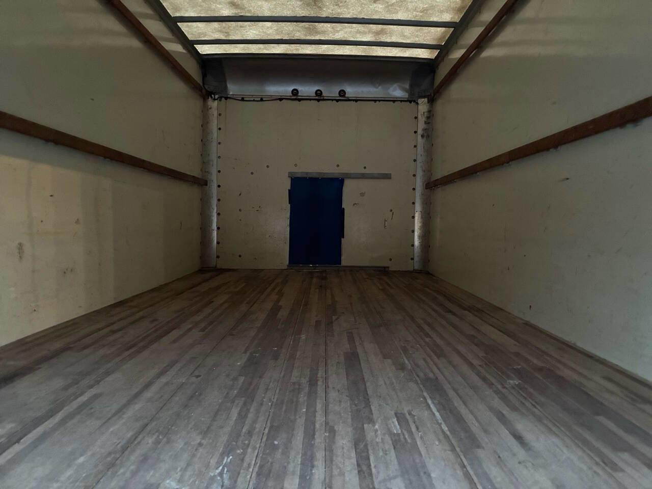 Used 2004 Chevrolet Express 3500 image 17