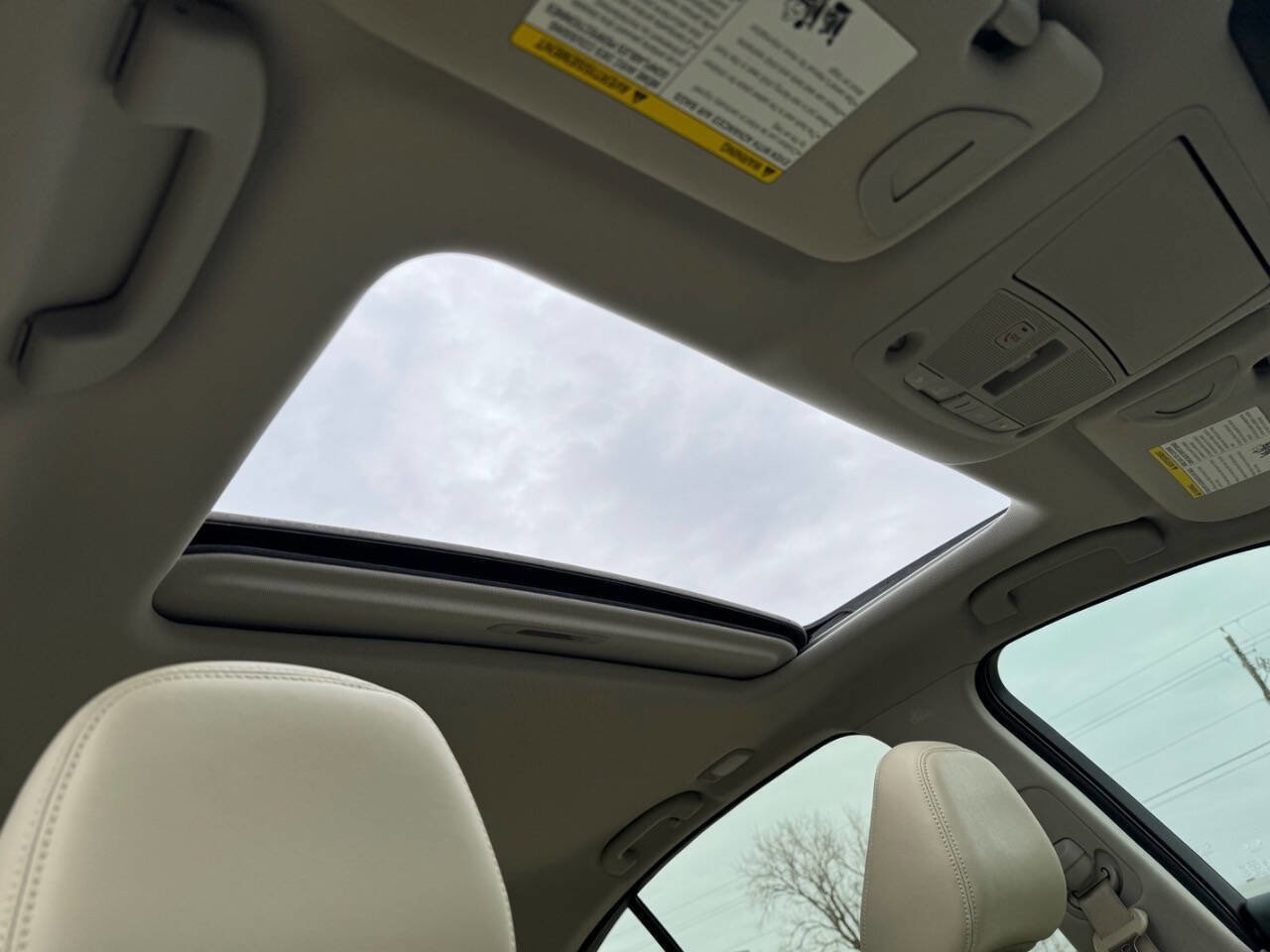 Used 2014 INFINITI Q50 Premium w/ Technology Package image 15