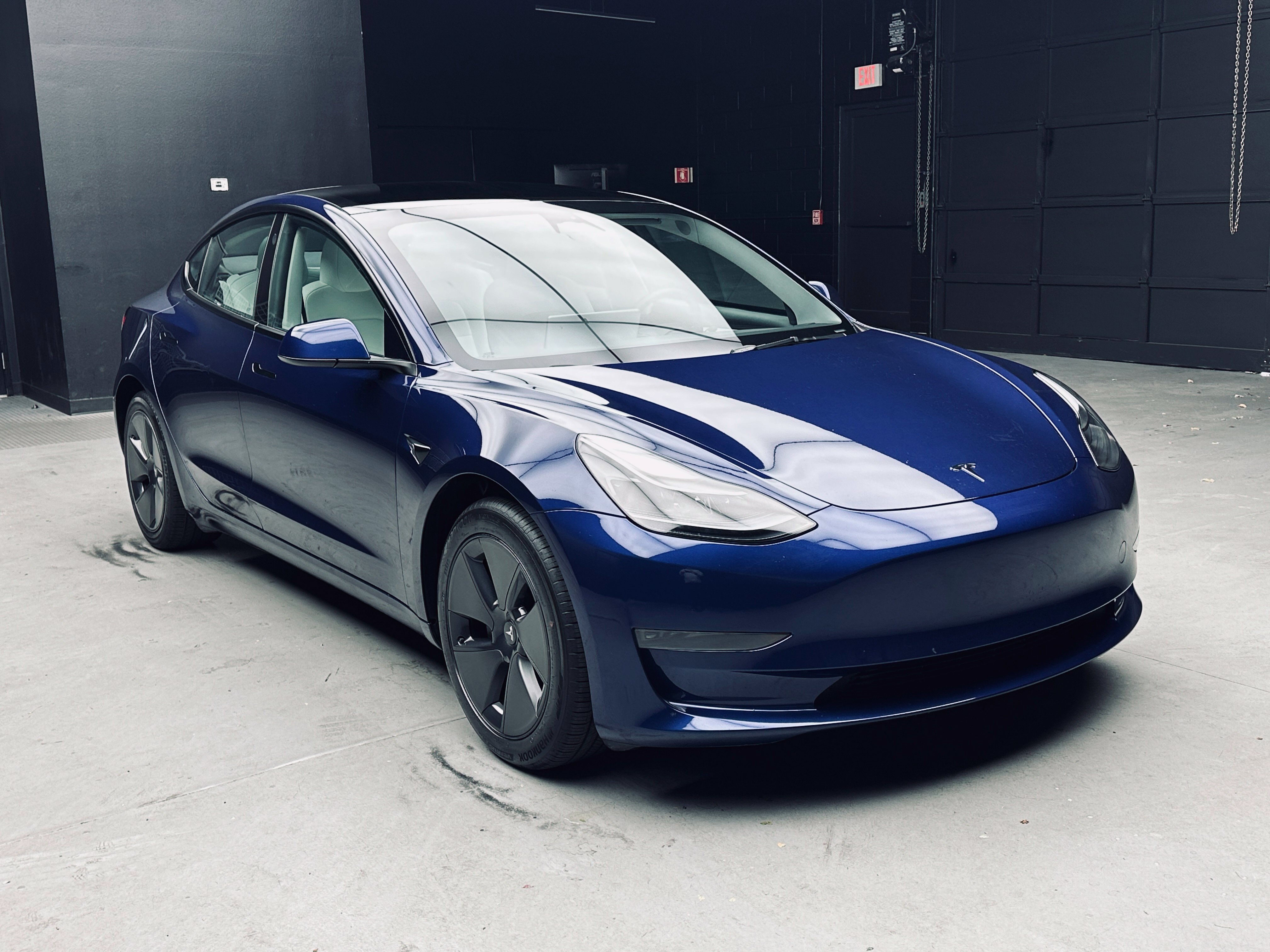 Used 2023 Tesla Model 3 Standard Range RWD image 9