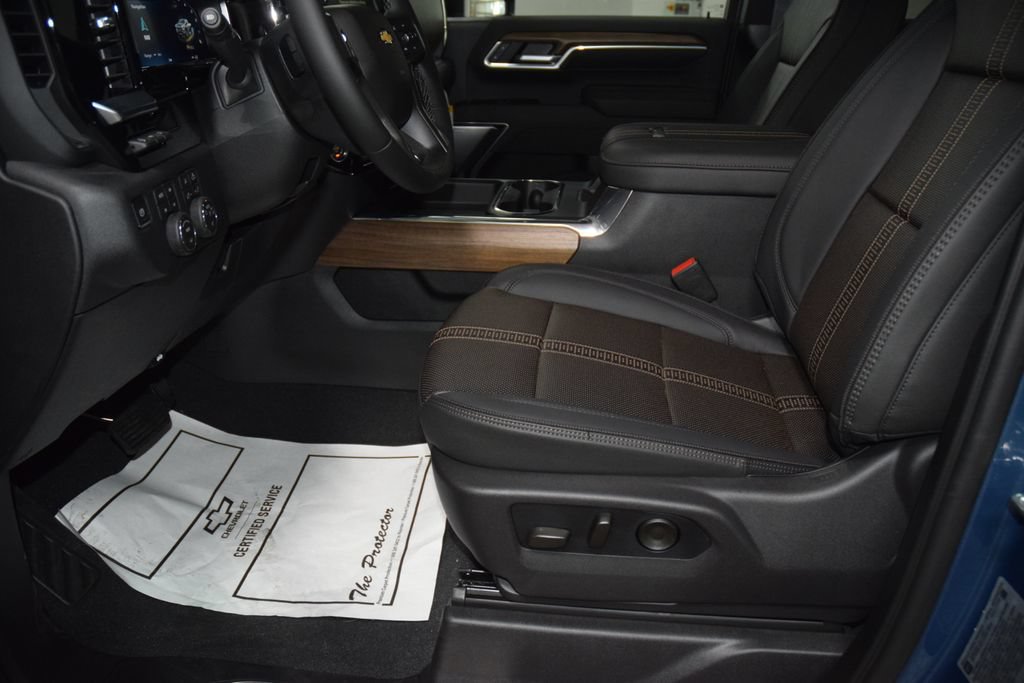 New 2026 Chevrolet Silverado 2500 High Country w/ High Country Premium Package AWD/4WD image 44