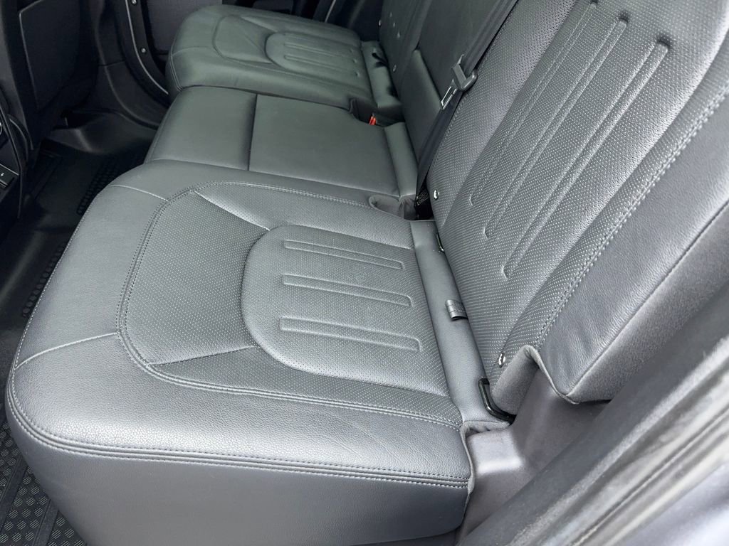 Used 2022 Land Rover Defender 110 SE AWD/4WD image 42