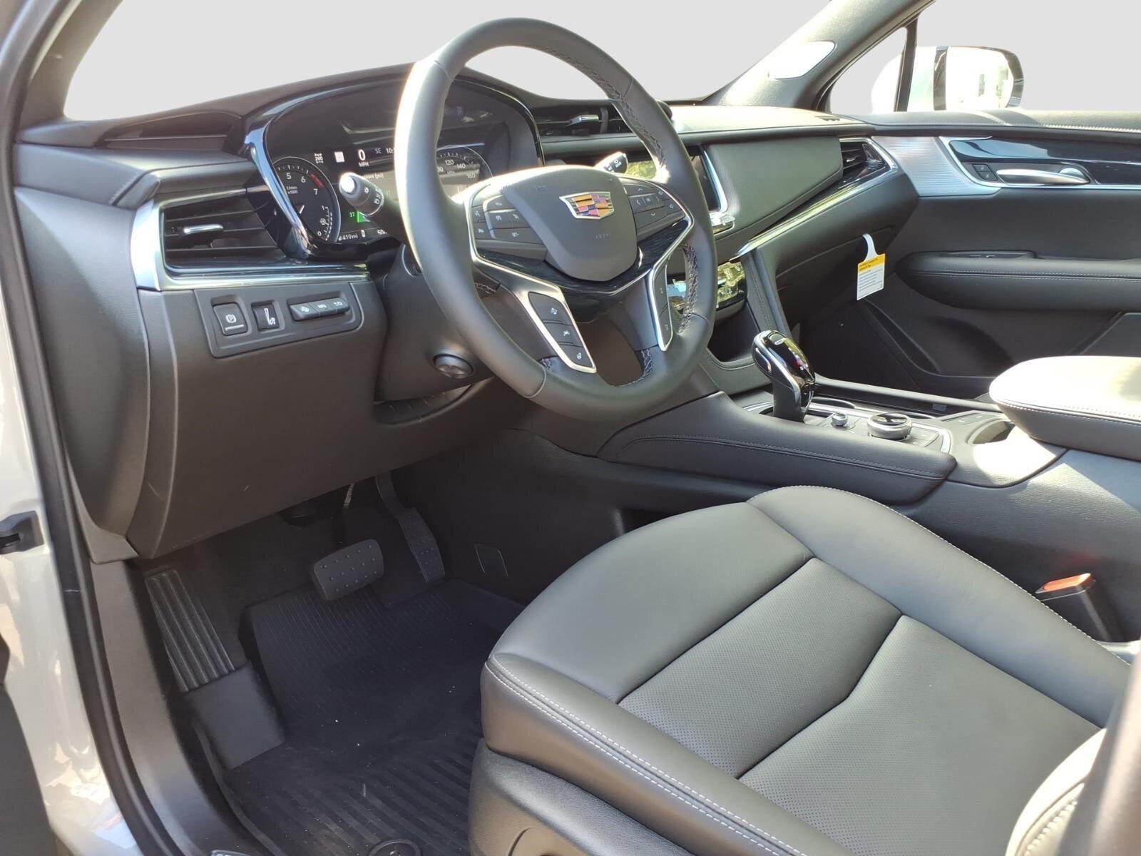 New 2026 Cadillac XT5 Premium Luxury w/ LPO, Floor Liner Package AWD/4WD image 12