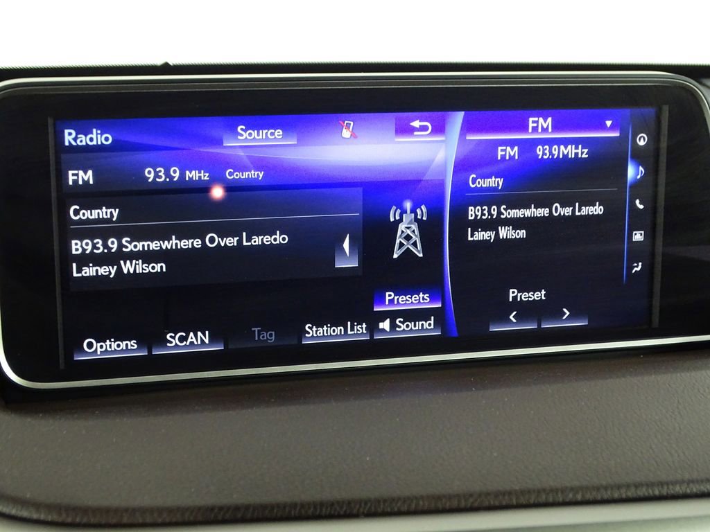 Used 2016 Lexus RX 450h AWD image 35