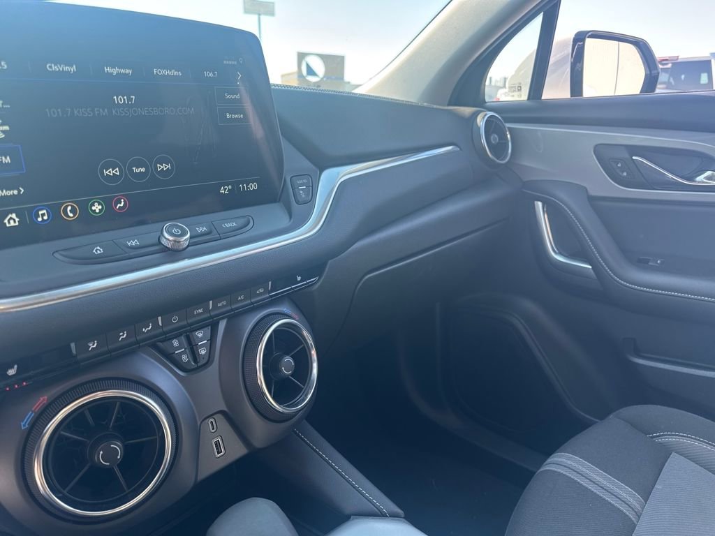 Used 2025 Chevrolet Blazer LT image 23